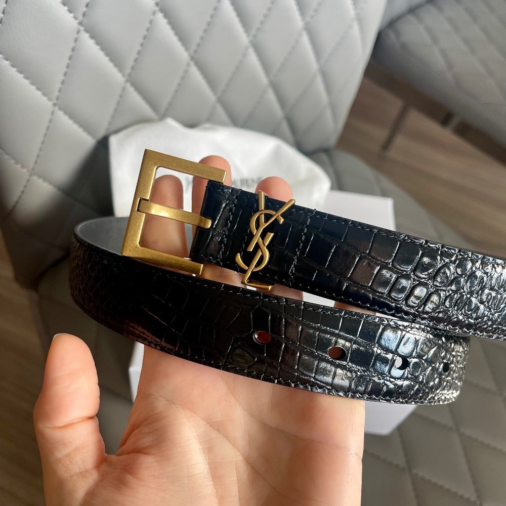 Saint Laurent Cassandre thin belt